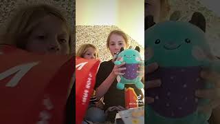 unbox a goody bag with me and Ella [upl. by O'Neill]