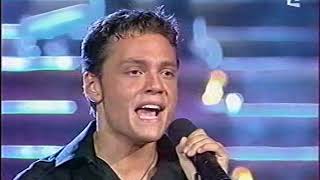 Tiziano Ferro  Popurri ImbranatoPerdono  Dolce Italia 22082002 [upl. by Seen547]