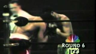 Joe Frazier vs Muhammad Ali  March 8 1971  Round 4  7 [upl. by Dadelos]