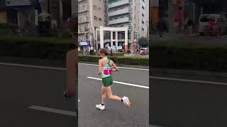 大阪国際女子マラソン 40km過ぎ 佐藤早也伽選手 大阪国際女子マラソン [upl. by Sukin]