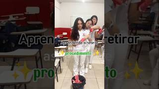 Aprendendo a retirar as luvas Aula prática tecnicodeenfermagem luvasdeprocendimento tecnica [upl. by Irv]