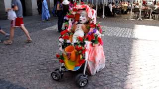 Plaza Mayor Street Performer Madrid Spain [upl. by Stan155]