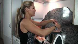 Fitness Eis mit Protein ohne Zucker und Fett  Fitness Coach Janine Lang [upl. by Jamima]