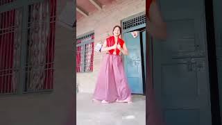 Bethungi motor kar mein dance sortvideo please subscribe [upl. by Gerger]