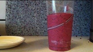 Smoothie selber machen  Rezept und Zubereitung für ein Smoothie [upl. by Cram146]