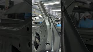 Apply sealant ，GAC Trumpchi Automobile Factory [upl. by Jarita879]