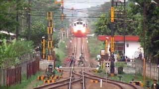 Menantang Kereta Api  Face to Face with KRD Ekonomi Bandung Raya [upl. by Schaaff121]