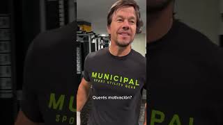 Y vos ya te cruzaste a markwahlberg en Eos 💪🏼😂 [upl. by Ahsika]