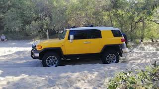 FJ cruiser recovering Prado [upl. by Doble]