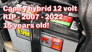 Toyota Camry Hybrid  symptoms of a dying 12v battery replacing with ordinary 12volt and diagnostic [upl. by Minsat68]