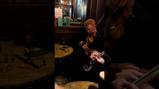 The finest fiddlers on the planet playing Dunville’s Irish Whiskey Session Trail 🎻🔥 belfasttradfest [upl. by Astrahan]