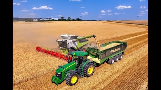 John Deere 8400 R  Claas Lexion 8700 mit Vario 1230 Schneidwerk [upl. by Akinna]