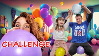 Aurora e papà SCOPPIANO i PALLONCINI CON IL SEDERE CHALLENGE capitandadeaurora videoperbambini [upl. by Berti]