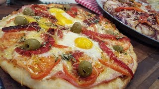 Pizzas al horno de barro fugazzeta especial y de jamón huevo y morrones [upl. by Ramsden]