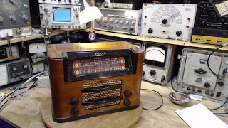 Philco 49 Four Band Tube Radio Video 1  Checkout and Power Up [upl. by Efron]