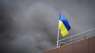 Guerra in Ucraina bombe russe su un centro commerciale a Dnipro almeno 5 morti e 50 feriti [upl. by Ylicic633]