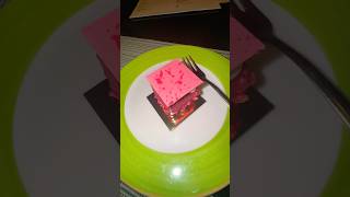 Framboise cake 🍰 so yuumy ❤️👌cake explore dubai subscribe chocolate دبي love funny [upl. by Tracee]