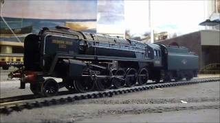 Model Railway Reviews Hornbys 9F quotEvening Starquot [upl. by Lundin667]