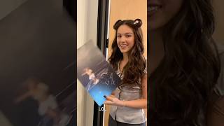 Olivia Rodrigo PRANKED to sign this picture celebrity [upl. by Hatcher]