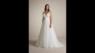 Schlichtes Brautkleid mit weich fließendem Chiffon Rock und edler Spitze curvybride [upl. by Jeralee]