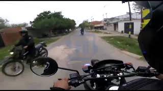 🚨 Impresionante persecución de la policía de Rosario a dos motochorros [upl. by Mihcaoj]