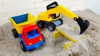 Spielzeug für Kinder Bagger und Lkw spielen im Sand Spielzeugautos Film für Kinder neue Folge [upl. by Nashner]