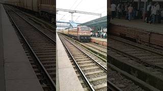 19015 Dadar WR  Porbandar Saurashtra Express led by Vatva WAP4 arrives at Virar Station shorts [upl. by Idaf]