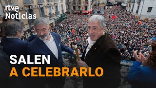 PAMPLONA SIMPATIZANTES del nuevo ALCALDE BILDU llenan la PLAZA del CHUPINAZO tras ganar la MOCIÓN [upl. by Alegnaed]