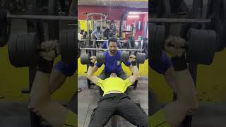 Flat dumbbell bench press chestworkout gymlifestyle trendingvideo shortvideoviral [upl. by Lenhard]