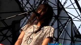 Blonde Redhead  The Dress Live HQ [upl. by Eenobe937]