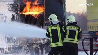 Schwerer LKWUnfall auf A2 bei BrandenburgHavel Zwei Fahrzeuge in Flammen [upl. by Ahsinat]