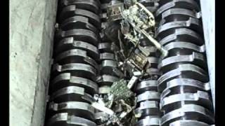 Zerkleinerung von Leiterplatten  Shredding of escrap  Ewaste shredder [upl. by Dlonyar637]