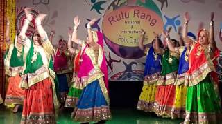 Nimisha Patel amp choreographer Disha Mehta in Malwa Matki dance [upl. by Yziar]