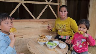 Two children and a single mother dug Ponds and pecked ducks to eat [upl. by Ayila]