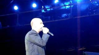 Checco Zalone Resto umile maremoto a porto cervo live bari [upl. by Arezzini28]