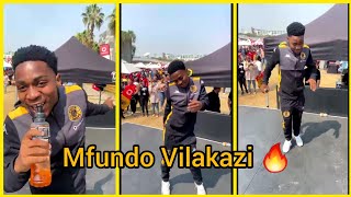 Kaizer Chiefs⚫️🟡youngster🔥 Mfundo Vilakazi shows off his dance moves🤣🤣The boy is happy  Chiefs news [upl. by Zeralda120]