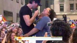 Enrique Iglesias Hero LIVE TODAY SHOW 201016th July 2010 [upl. by Inalem732]