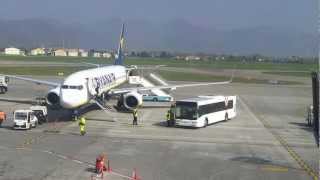 RYANAIR BOEING 737800 Aeroporto Orio al Serio Bergamo [upl. by Chamberlin884]