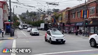 Driverless taxis in San Francisco cause traffic jams chaos [upl. by Imik]