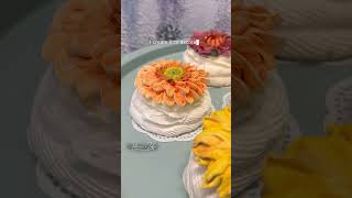 Pavlova mini cakes with marshmallow flowers • Zefir dahlia and Herbert’s [upl. by Owen]