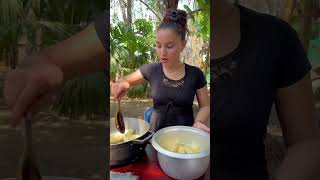 Deliciosas carimañolas de yuca colombia receta yuca mandioca carimañola [upl. by Cavanaugh821]