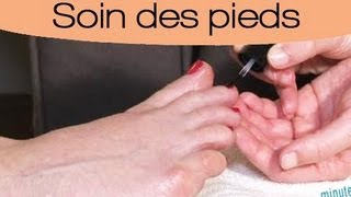 Faire une belle pédicure rapide et à domicile [upl. by Euqimod]