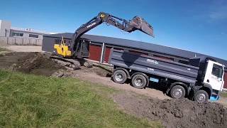 Cutting amp Trucking  Volvo EC140DL [upl. by Mumford]