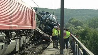 Belgique  collision entre deux trains de marchandises [upl. by Synn]