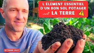 Comment améliorer sa terre de potager  La terre végétale [upl. by Yaja]