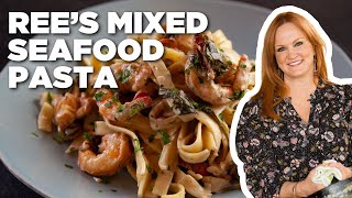 Ree Drummonds Mixed Seafood Pasta  The Pioneer Woman  Food Network [upl. by Adnahsat]