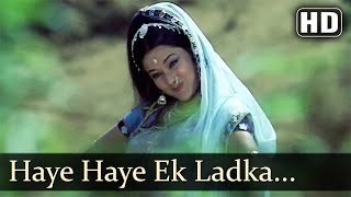 Haye Haye Ek Ladka Mujhko Khat Likhta Hai  Moushmi  Ritesh  Kachche Dhaage  Bollywood Songs [upl. by Silberman]