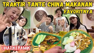 TRAKTIR TANTE CHINA MAKAN MASAKAN INDONESIA YANG DIA SUKAI SETELAH LIHATLIHAT KERAMIK UNTUK RUMAH😍 [upl. by Daza]