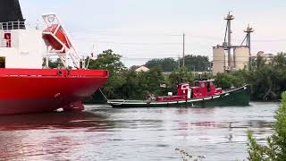 Tug Vermont assisting Sunnanvik in Buffalo [upl. by Rod]