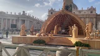 Presepe al Vaticano  Piazza San Pietro [upl. by Downing]